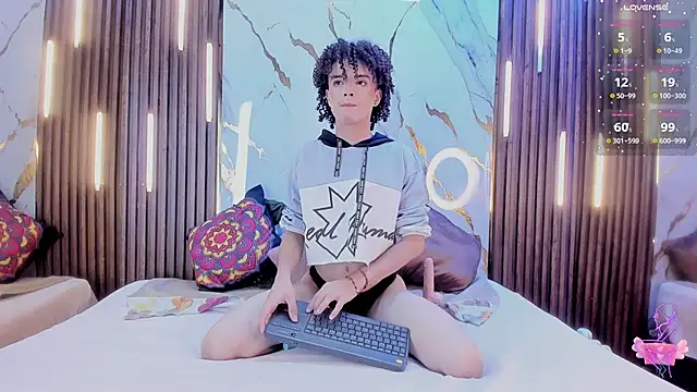 NoahVidall online show from October 2025 05:27:01 AM