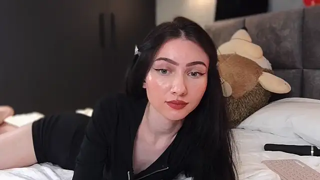 AnaMoonlight online show from November 2025 06:08:01 PM