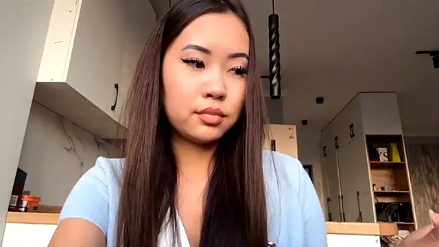 Snapshot of Ur_neighbor_Kira chatting on October 2025 12:05:01 PM Ur neighbor Kira online show from October 2025 12:05:01 PM