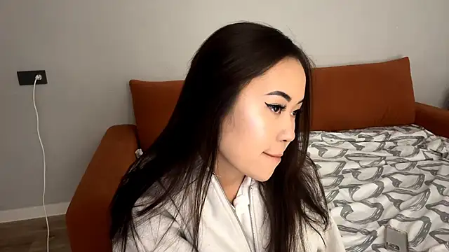 Snapshot of Ur_neighbor_Kira chatting on November 2025 11:55:02 AM Ur neighbor Kira online show from November 2025 11:55:02 AM