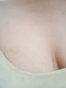 bree-zz online show from May 2026 12:18:01 AM