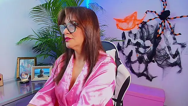 Carol Miss2 online show from October 2025 10:16:02 AM