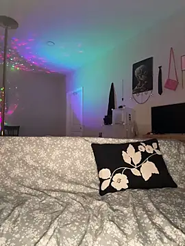 yunniq online show from November 2025 05:07:02 AM