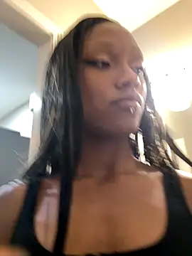 yunniq online show from November 2025 10:52:02 PM