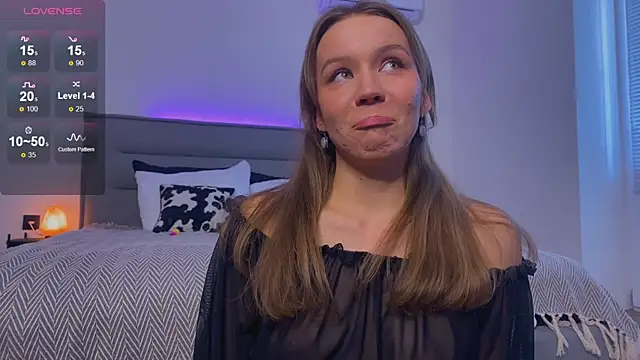 Snapshot of Sienna_Mi_ chatting on October 2025 09:31:01 AM Sienna Mi online show from October 2025 09:31:01 AM