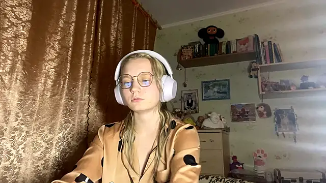 xX Looola Xx online show from October 2025 07:21:01 PM