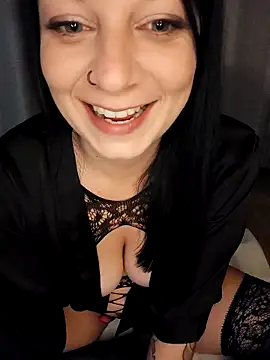 MieziMinz online show from October 2025 07:14:02 PM