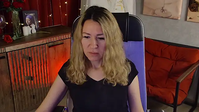 DonnaSmitth online show from May 2026 06:49:02 PM