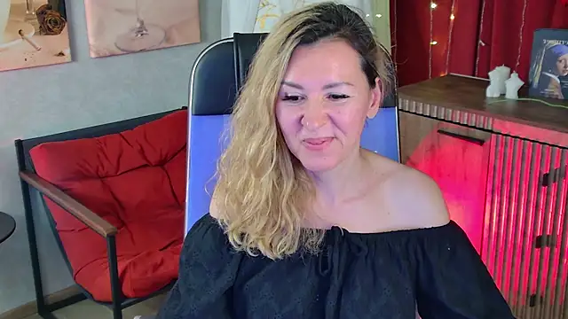 DonnaSmitth online show from May 2026 01:56:01 AM
