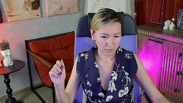 DonnaSmitth online show from May 2026 06:59:01 PM