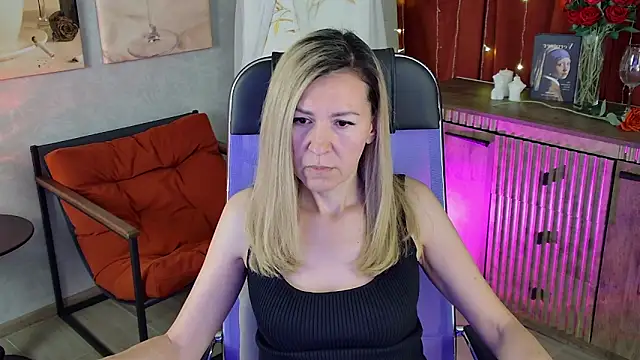 DonnaSmitth online show from May 2026 06:35:02 PM
