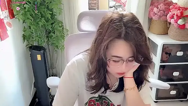 NEWONETO online show from May 2026 06:11:01 AM