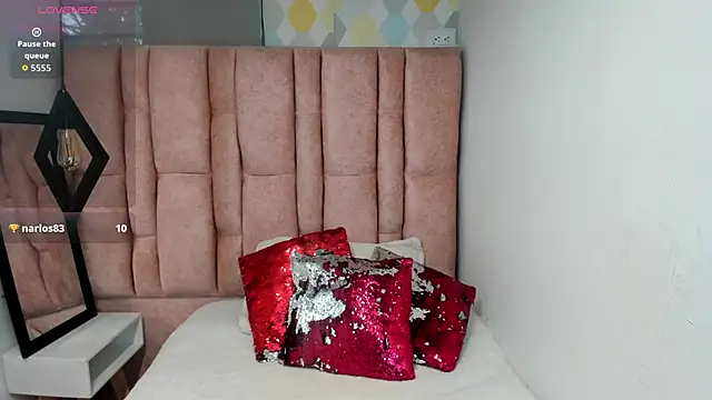 Issa Milf   online show from March 2026 01:33:01 PM