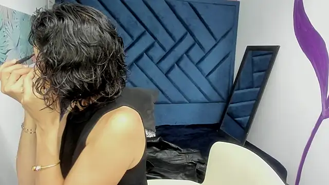 Valery More   online show from October 2025 03:33:02 PM