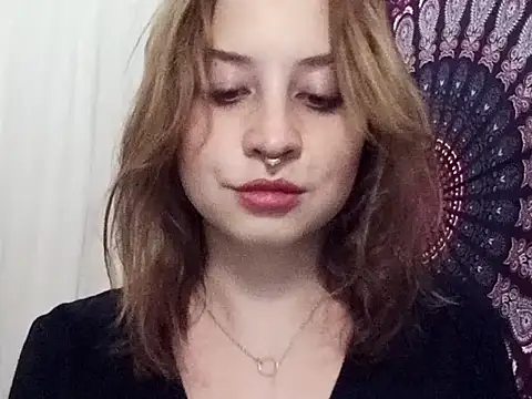 Snapshot of AdalynKiss chatting on October 2025 06:07:01 PM AdalynKiss online show from October 2025 06:07:01 PM