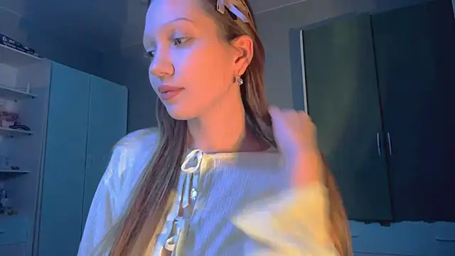 EmiIyKitty online show from October 2025 07:34:01 PM