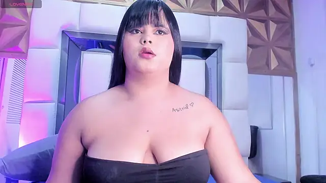 violet milleer online show from December 2025 07:12:02 PM