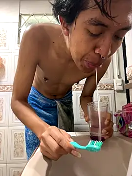 Snapshot of MadamLeRouge chatting on December 2025 02:14:02 PM MadamLeRouge online show from December 2025 02:14:02 PM