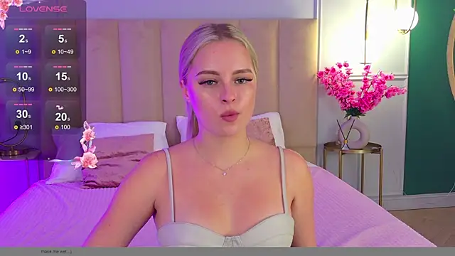 EllyLinn online show from November 2025 05:11:01 PM