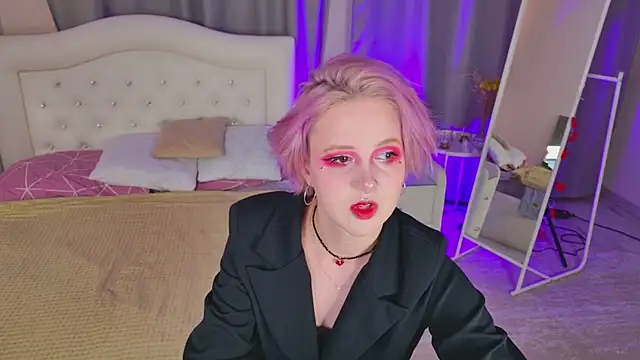 luna son online show from November 2025 06:13:01 AM