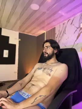 maximusdominus26 online show from April 2026 11:18:01 PM