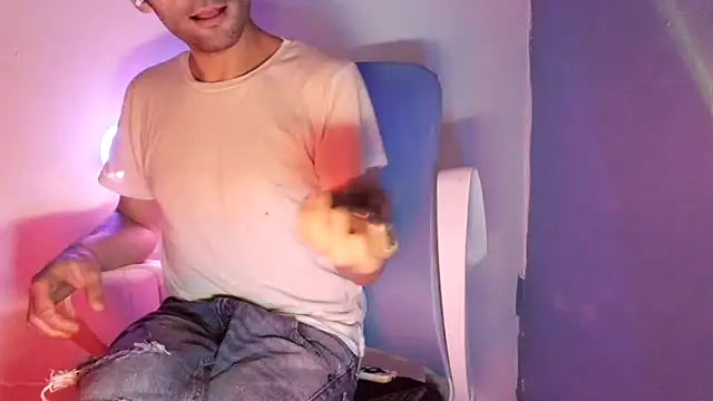 highinhtxx online show from May 2026 11:49:01 AM