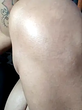 Hotmommax online show from April 2026 12:54:01 PM