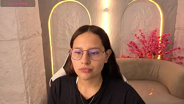 Nyx Tamy Tx  online show from October 2025 12:45:02 PM