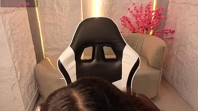 Nyx Tamy Tx  online show from October 2025 01:42:02 PM