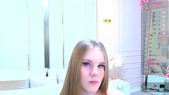 Lili Lohan online show from October 2025 05:01:01 PM