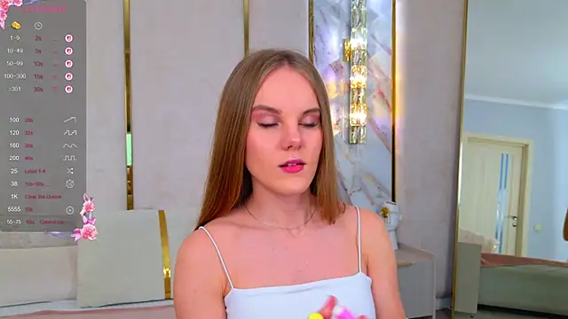 Lili Lohan online show from October 2025 05:04:02 PM