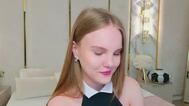 Lili Lohan online show from July 2026 05:11:02 AM