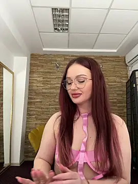 Snapshot of Lunna_Squirt chatting on October 2025 07:34:01 PM Lunna Squirt online show from October 2025 07:34:01 PM