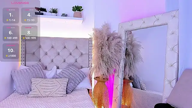 Snapshot of mia_juicy_ chatting on October 2025 01:09:02 AM mia juicy online show from October 2025 01:09:02 AM