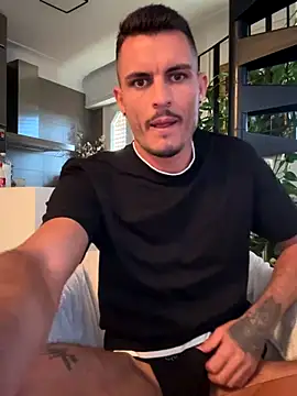 WildFlame2525 online show from October 2025 09:29:02 AM