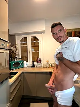 WildFlame2525 online show from October 2025 03:21:02 PM