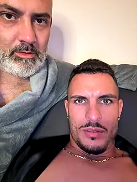 WildFlame2525 online show from October 2025 09:04:01 PM