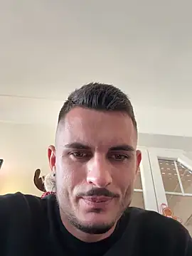 WildFlame2525 online show from November 2025 02:15:01 PM