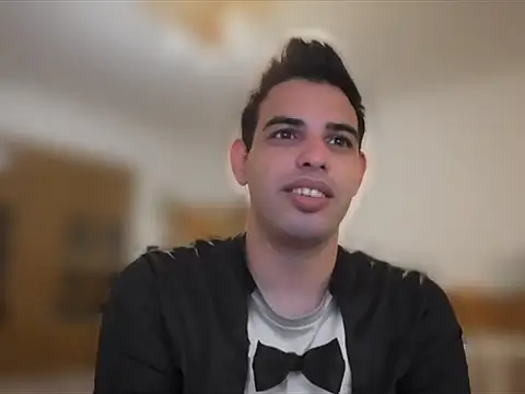 Snapshot of _Djonson_ chatting on September 2025 11:32:02 PM Djonson online show from September 2025 11:32:02 PM