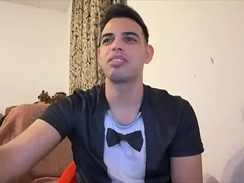 Snapshot of _Djonson_ chatting on October 2025 03:47:02 AM Djonson online show from October 2025 03:47:02 AM