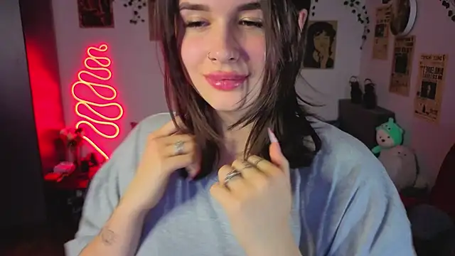 Snapshot of kira_kick chatting on November 2025 05:14:01 PM kira kick online show from November 2025 05:14:01 PM