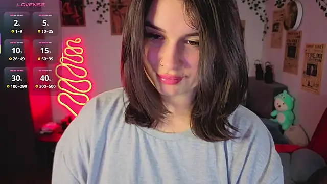 Snapshot of kira_kick chatting on November 2025 07:03:01 PM kira kick online show from November 2025 07:03:01 PM