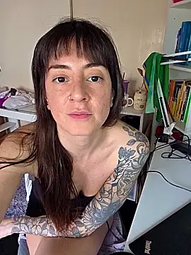 Snapshot of dandanbarr chatting on November 2025 04:22:01 PM dandanbarr online show from November 2025 04:22:01 PM