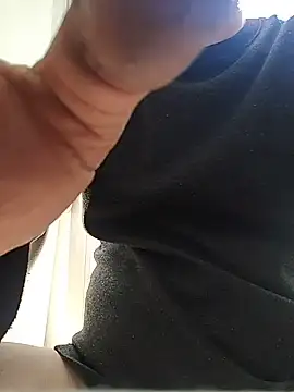 Snapshot of thonyx93 chatting on November 2025 11:32:02 AM thonyx93 online show from November 2025 11:32:02 AM