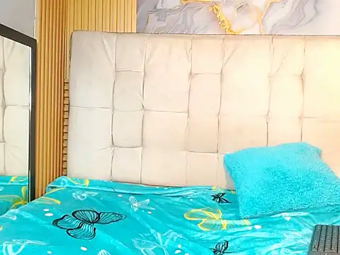 martinasmith303av online show from October 2025 01:18:02 PM