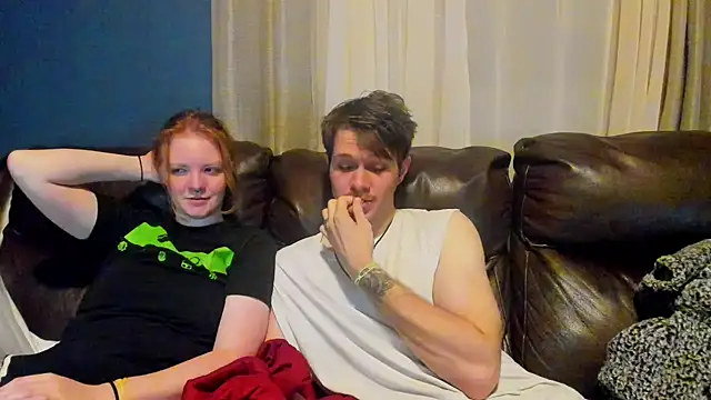 Snapshot of LoversUnleashedXO chatting on October 2025 04:13:01 AM LoversUnleashedXO online show from October 2025 04:13:01 AM