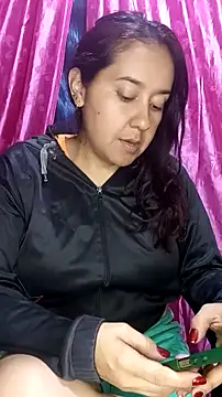 Snapshot of linda_swett chatting on January 2026 12:03:02 AM linda swett online show from January 2026 12:03:02 AM