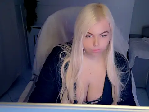 Snapshot of Siren-xiv chatting on April 2026 09:30:02 PM Siren-xiv online show from April 2026 09:30:02 PM