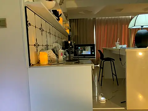 xiaowan x online show from October 2025 07:48:01 AM