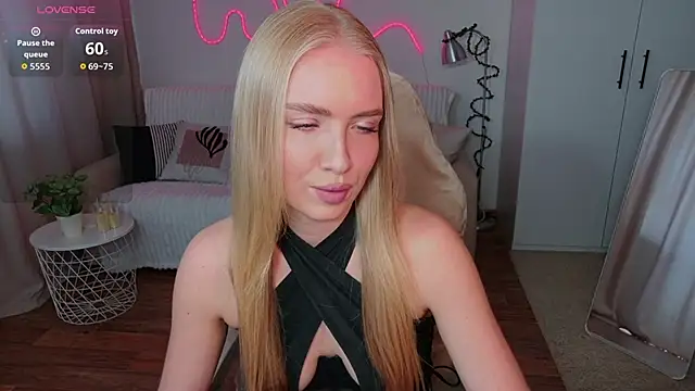 TessaGrays online show from April 2026 12:10:02 PM